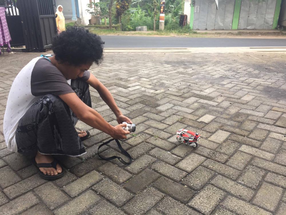 tutorial gabungin foto © 2016 brilio.net