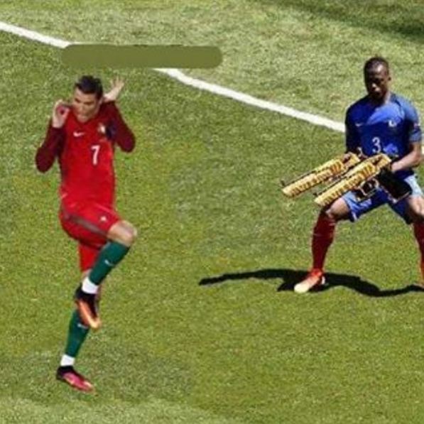 foto editan evra saat prancis vs irlandia ini bikin ngakak © 2016 brilio.net