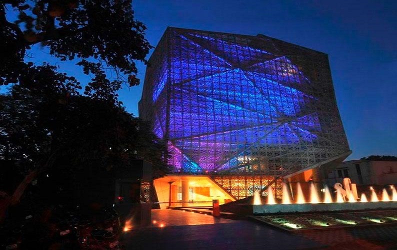 Kamu tak akan sangka, 10 bangunan keren ini ternyata ada di India!