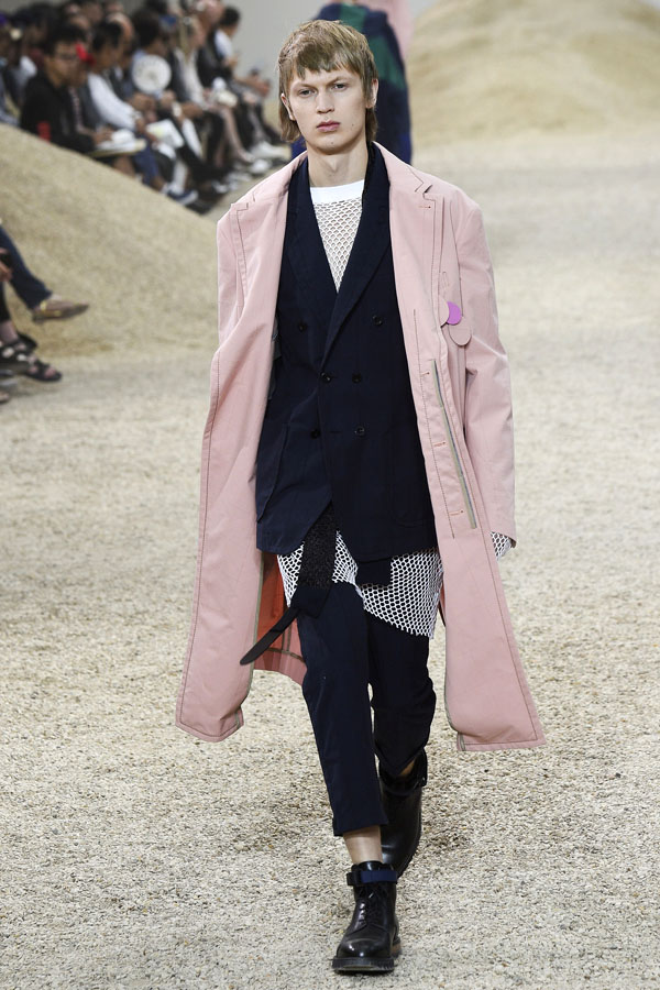 Pinky 10 © 2016 brilio.net Pinky 10 © 2016 brilio.net