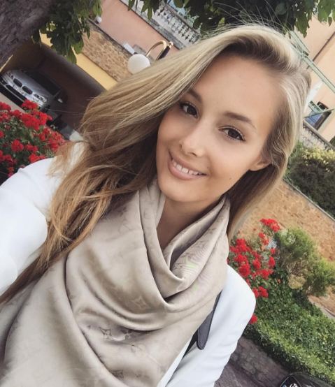 kekasih penyerang italia ini bikin cowok susah kedip © 2016 brilio.net kekasih penyerang italia ini bikin cowok susah kedip © 2016 brilio.net