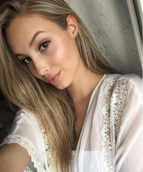 kekasih penyerang italia ini bikin cowok susah kedip © 2016 brilio.net kekasih penyerang italia ini bikin cowok susah kedip © 2016 brilio.net