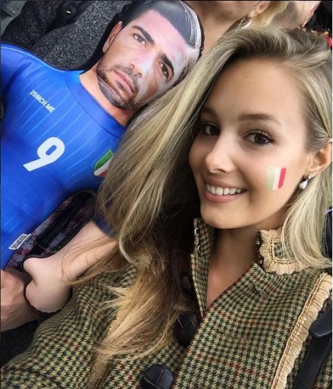 kekasih penyerang italia ini bikin cowok susah kedip © 2016 brilio.net kekasih penyerang italia ini bikin cowok susah kedip © 2016 brilio.net