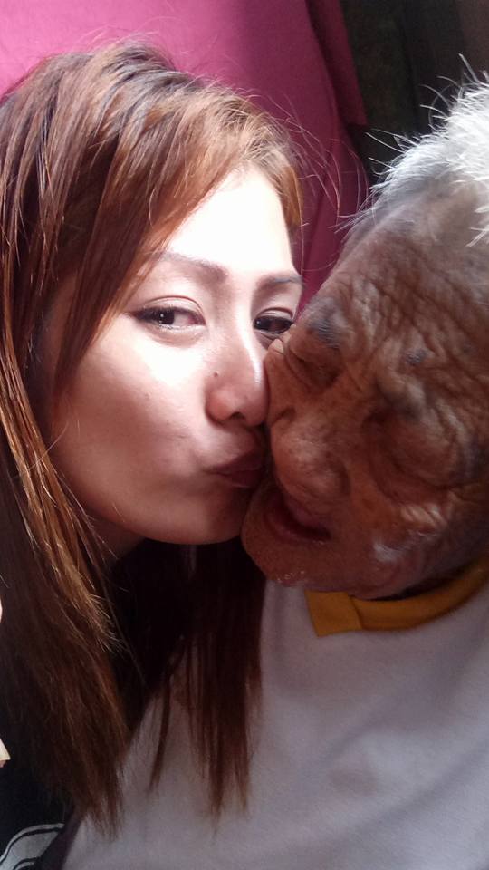 wanita rawat nenek © 2016 brilio.net