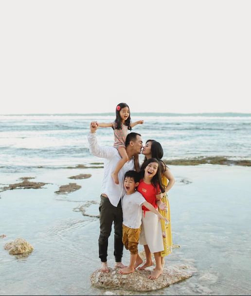 Family Joe Taslim © 2016 brilio.net