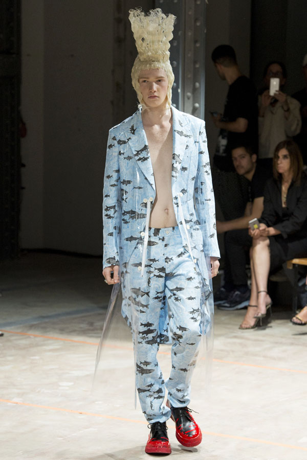 13 Absurd © 2016 brilio.net 13 Absurd © 2016 brilio.net