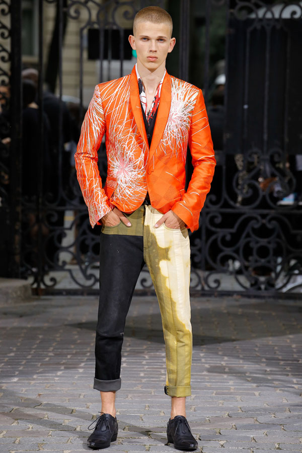 13 Absurd © 2016 brilio.net 13 Absurd © 2016 brilio.net