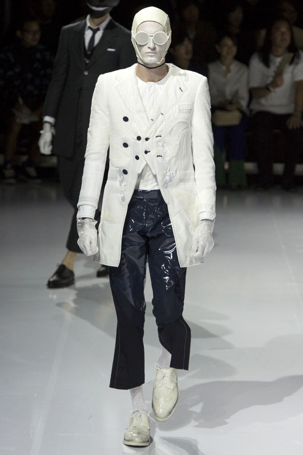 13 Absurd © 2016 brilio.net 13 Absurd © 2016 brilio.net