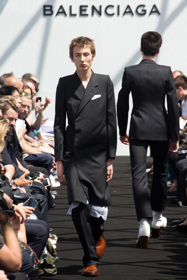 Jas Absurd © 2016 brilio.net