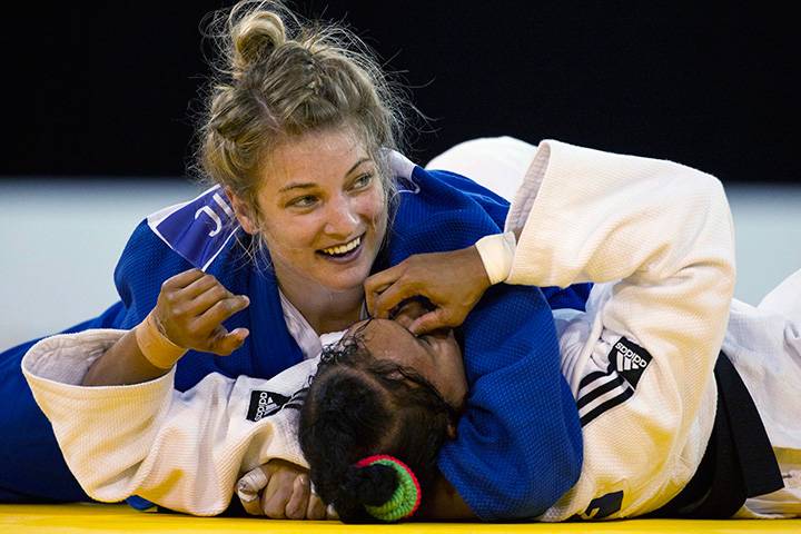 wanita bela diri © 2016 brilio.net