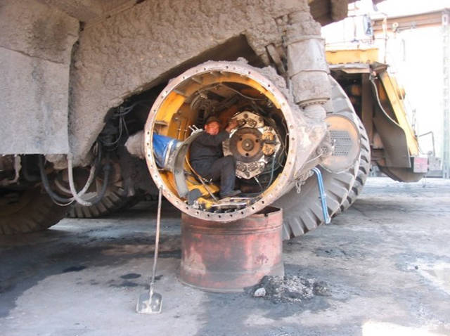 22 Profesi super berat © 2016 brilio.net 22 Profesi super berat © 2016 brilio.net