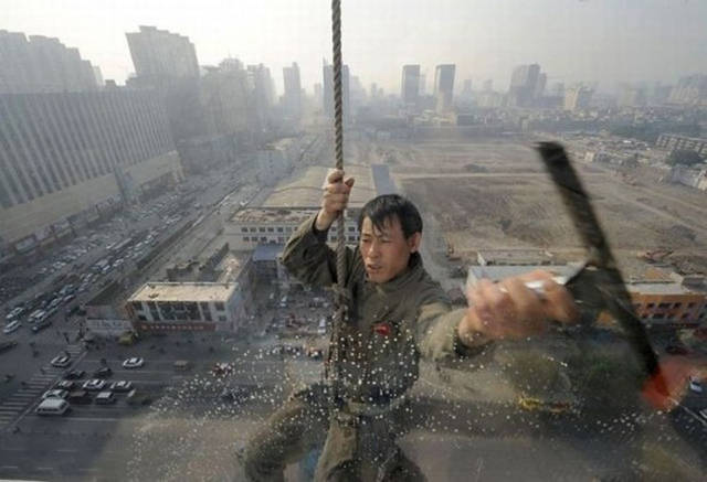 22 Profesi super berat © 2016 brilio.net 22 Profesi super berat © 2016 brilio.net