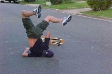 skateboarder gagal melakukan trik © 2016 brilio.net skateboarder gagal melakukan trik © 2016 brilio.net