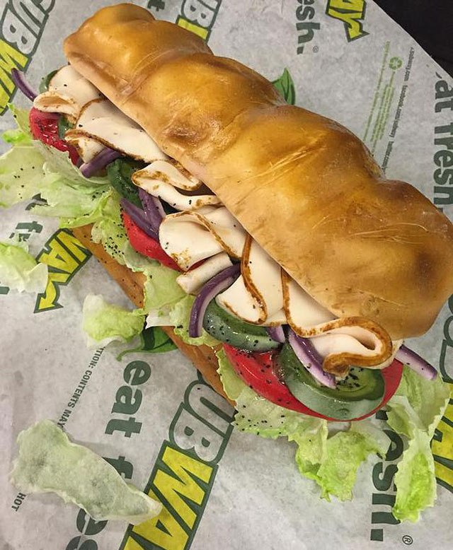 kue mirip makanan lain  © 2016 brilio.net