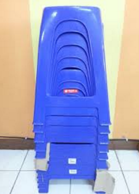 fungsi lubang yang ada pada kursi plastik © 2016 brilio.net