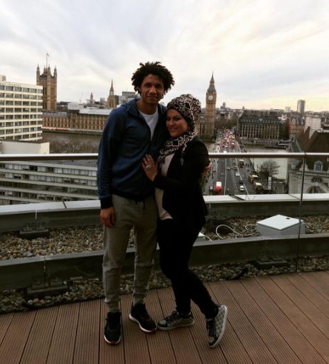 Tidak tampil seksi, WAGs pemain Arsenal ini justru berhijab!