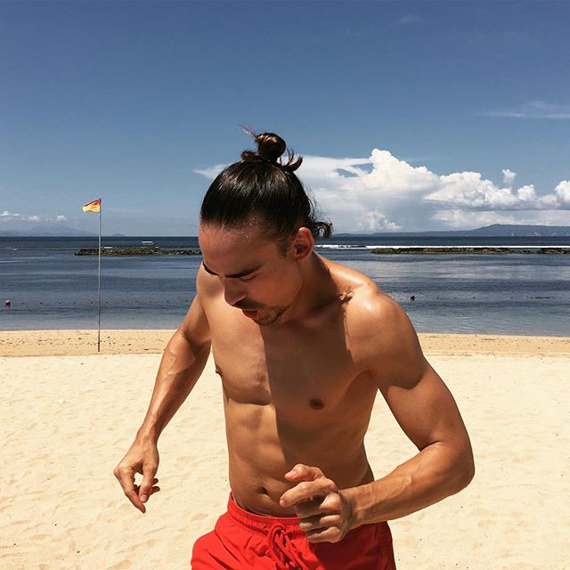 artis badan kotak © 2016 brilio.net artis badan kotak © 2016 brilio.net