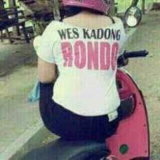 20 Tulisan kaus lucu © 2016 brilio.net 20 Tulisan kaus lucu © 2016 brilio.net