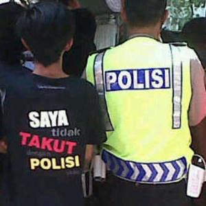 20 Tulisan kaus lucu © 2016 brilio.net 20 Tulisan kaus lucu © 2016 brilio.net