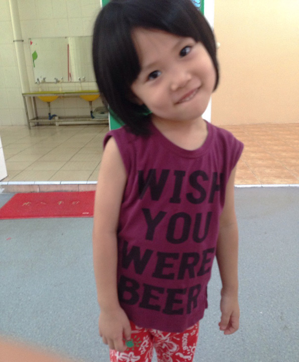 20 Tulisan kaus lucu © 2016 brilio.net 20 Tulisan kaus lucu © 2016 brilio.net