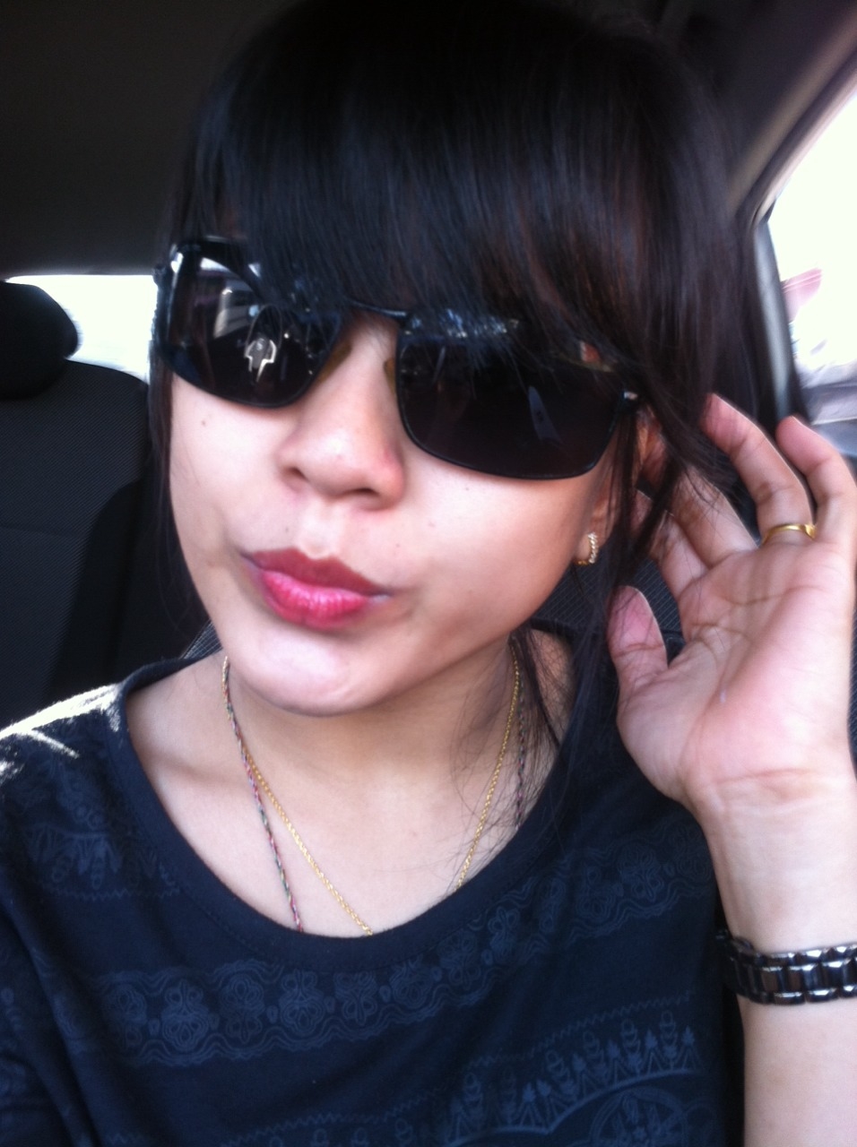 garnier pose selfie andalan © 2016 brilio.net garnier pose selfie andalan © 2016 brilio.net