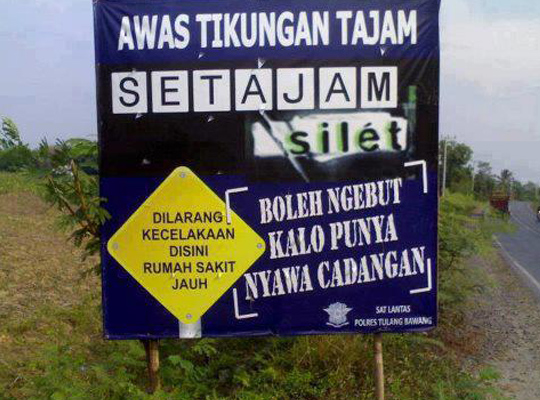 spanduk mudik polisi © 2016 brilio.net