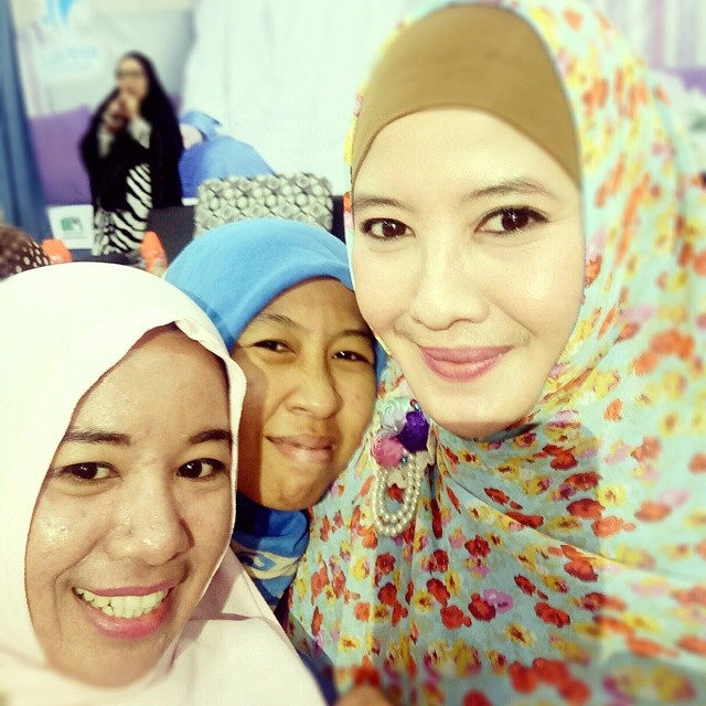 artis cantik kumis © 2016 brilio.net