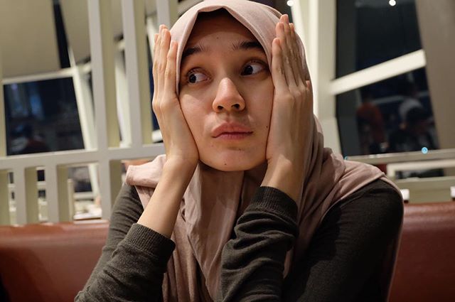 artis cantik kumis © 2016 brilio.net