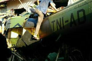 Helikopter milik TNI AD jatuh  di Sleman, timpa rumah warga