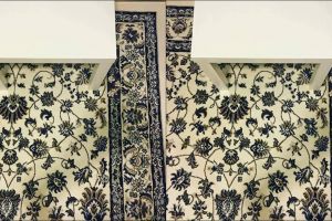 Kalau ngaku matamu jeli, coba temukan ponsel di karpet ini