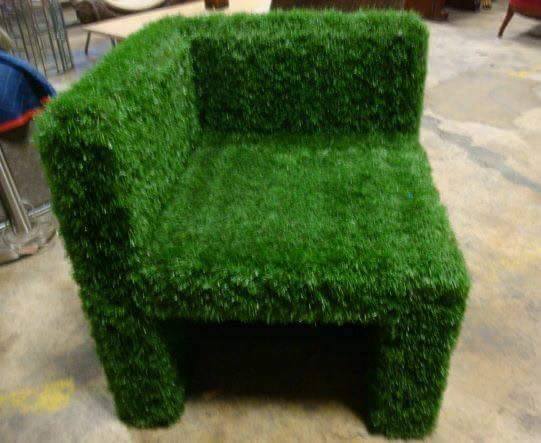 7 Meja dan kursi mirip rumput, bikin mata segar lihatnya! 