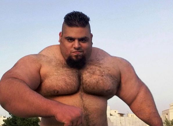 pria ini dikenal sebagai hulk dari asia © 2016 brilio.net