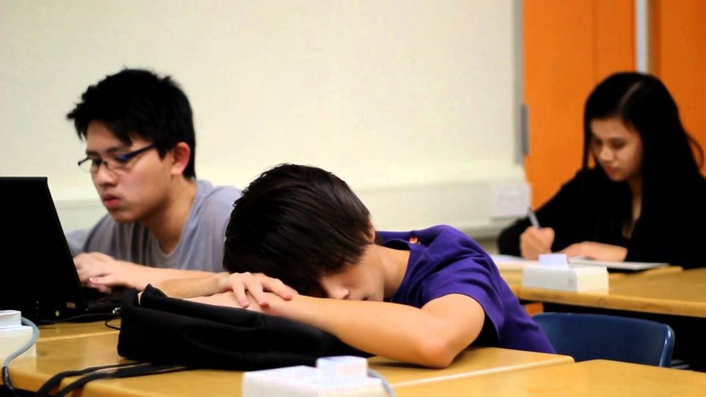 tidur di kelas © 2016 brilio.net tidur di kelas © 2016 brilio.net