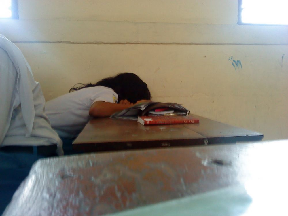 tidur di kelas © 2016 brilio.net tidur di kelas © 2016 brilio.net