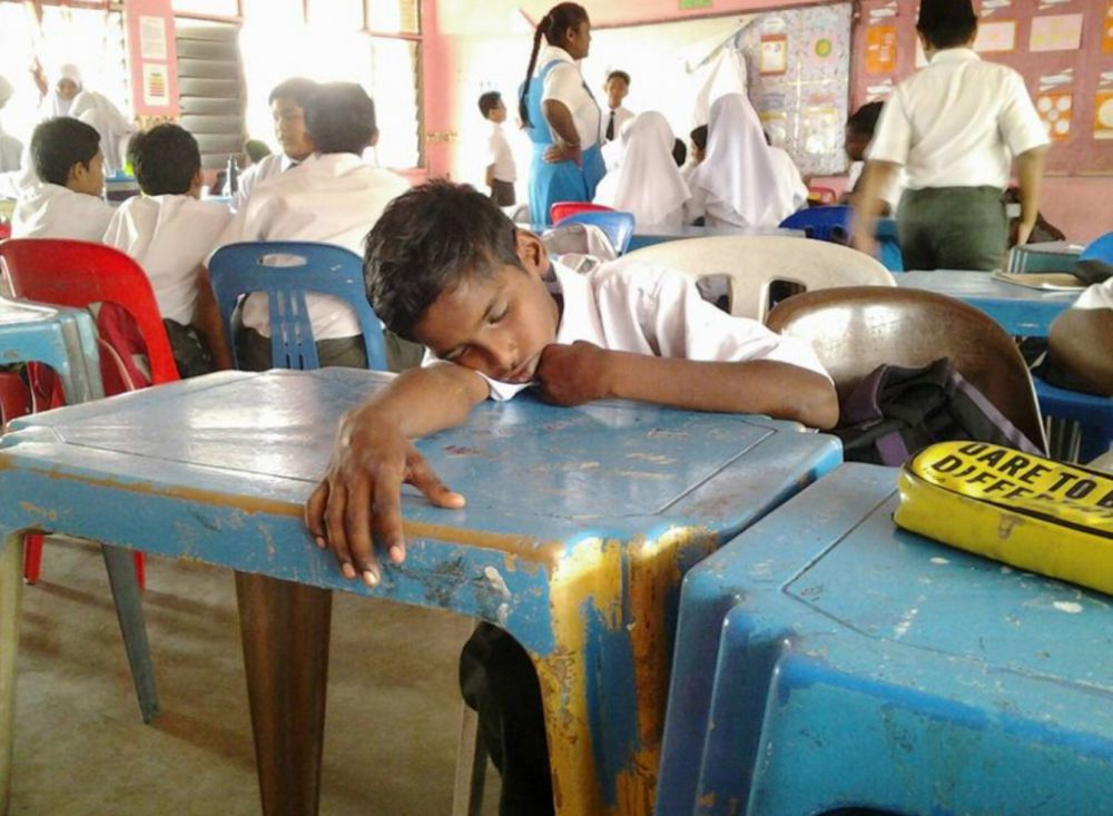 tidur di kelas © 2016 brilio.net tidur di kelas © 2016 brilio.net