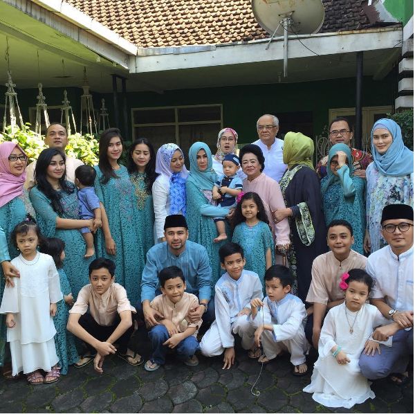 lebaran keluarga artis © 2016 brilio.net