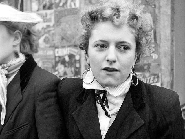 10 Foto langka gangster wanita tahun 1950, sangar banget penampilannya