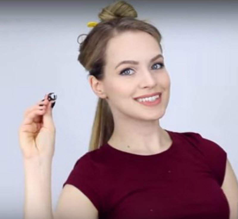 Ikat rambut ponytail © 2016 brilio.net / Kayley Melissa