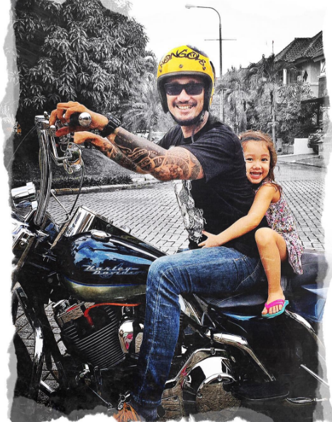 tora dan putrinya istimewa tora dan putrinya istimewa