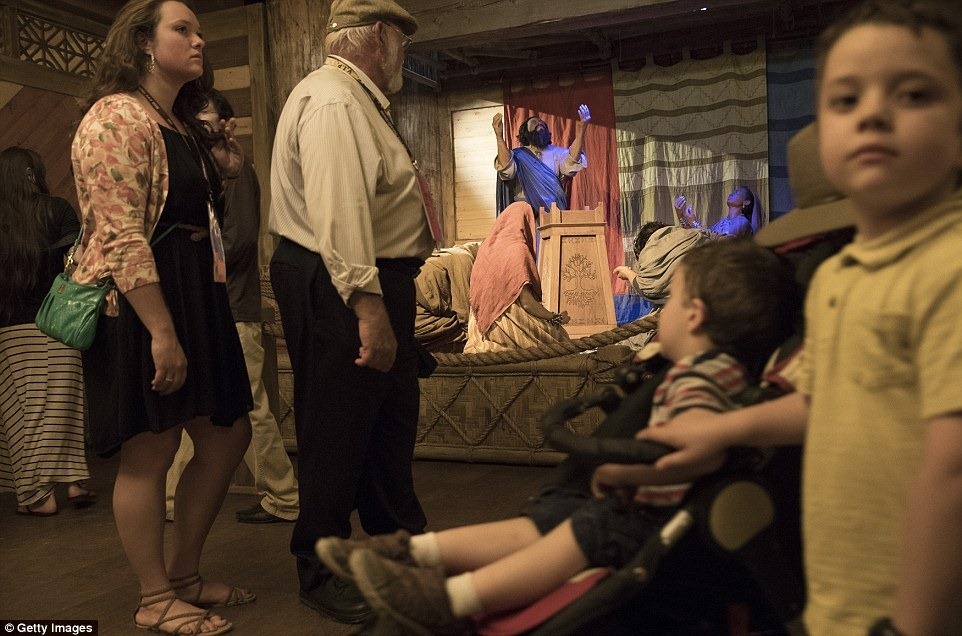 foto replika perahu nabi nuh ini bikin berdecak kagum © 2016 brilio.net