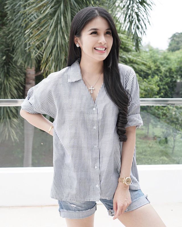 pembantu cantik © 2016 brilio.net pembantu cantik © 2016 brilio.net