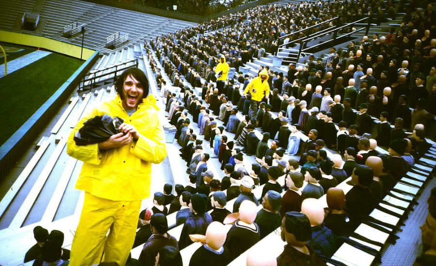 trik kerumunan film © 2016 brilio.net