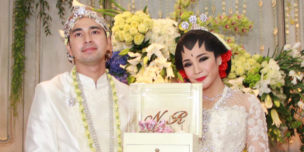 gaun pernikahan artis © 2016 brilio.net