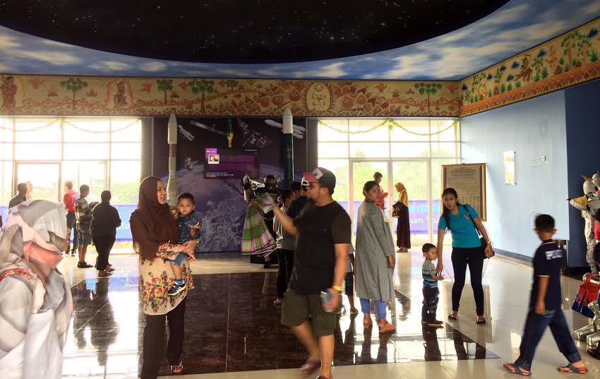 SkyWorld © 2016 brilio.net