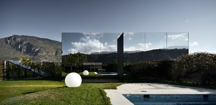 rumah tak terlihat © 2016 brilio.net