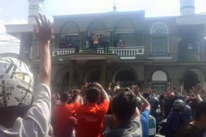 Injak atap masjid saat jumpa fans, Stefan William tuai hujatan netizen