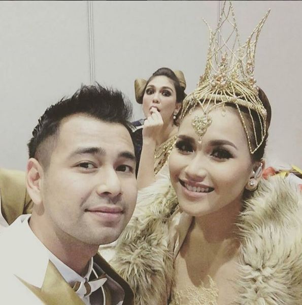 KONTROVERSI AYU © 2016 brilio.net KONTROVERSI AYU © 2016 brilio.net