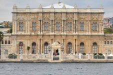 12 Foto Dolmabahce Palace, istana megah Turki berhias 14 ton emas