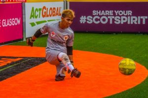 Eman Sulaeman, kiper tanpa kaki asal Indonesia yang memukau dunia