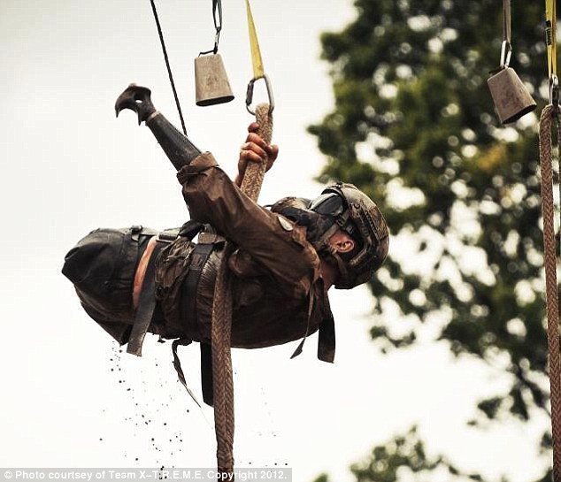 aksi mantan tentara tanpa kaki © 2016 brilio.net